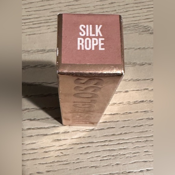 Jeffree Star The Gloss - Shade: Silk Robe - Picture 5 of 6